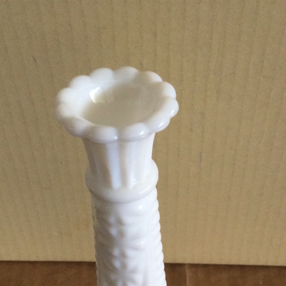 White Vase - Picture 2 of 8